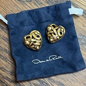 OSCAR DE LA RENTA Gold Heart Earrings